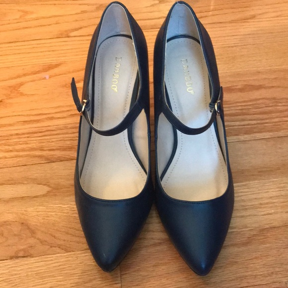 Navy heels - Picture 2 of 3